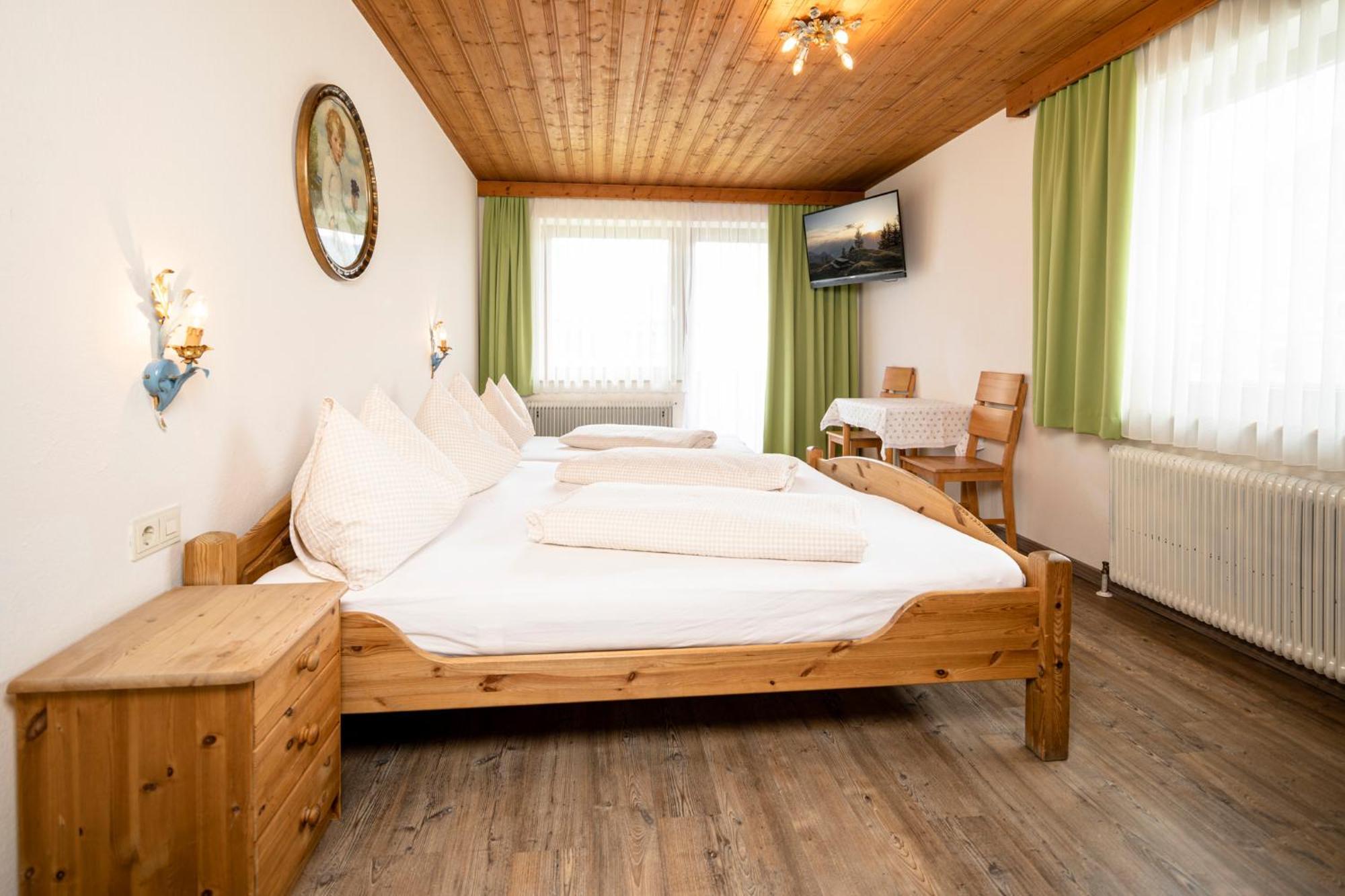 Gasthof Pension Knapp Strass im Zillertal Zimmer foto
